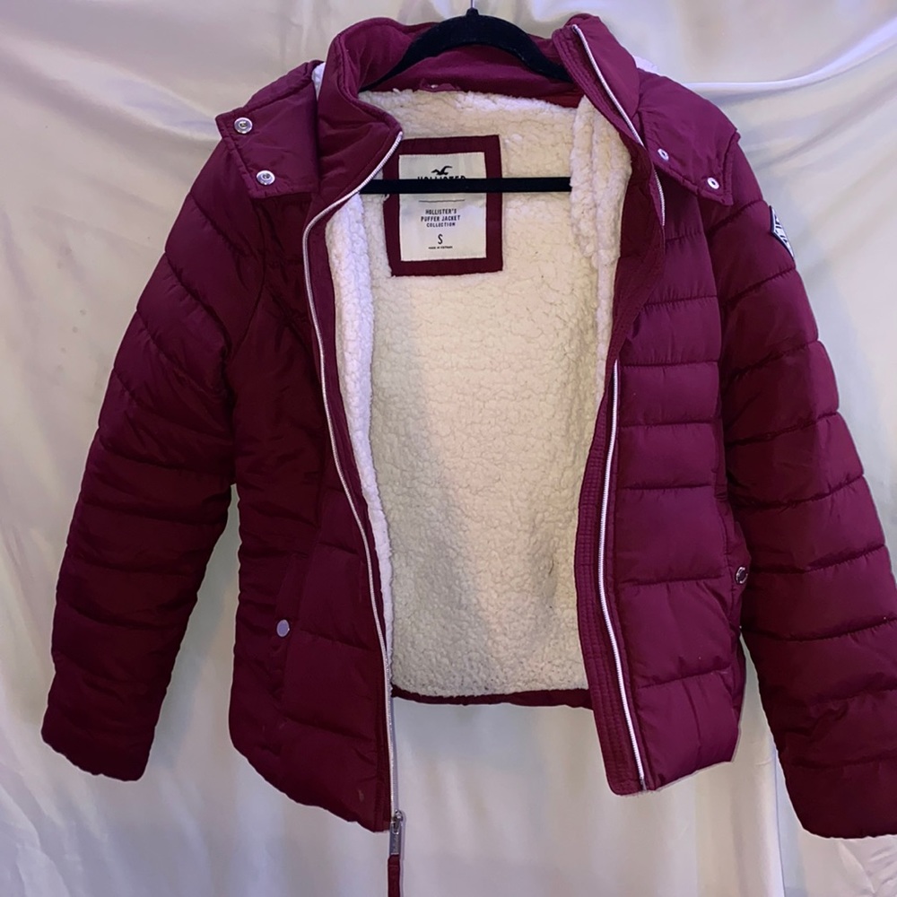 Maroon hollister puffer jacket